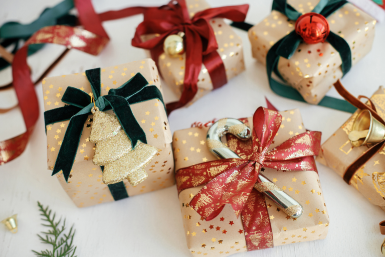 Year-End Mahalo: Elevating the Impact of Holiday Bonuses & Rewards